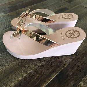 guess sierra wedge flip flop